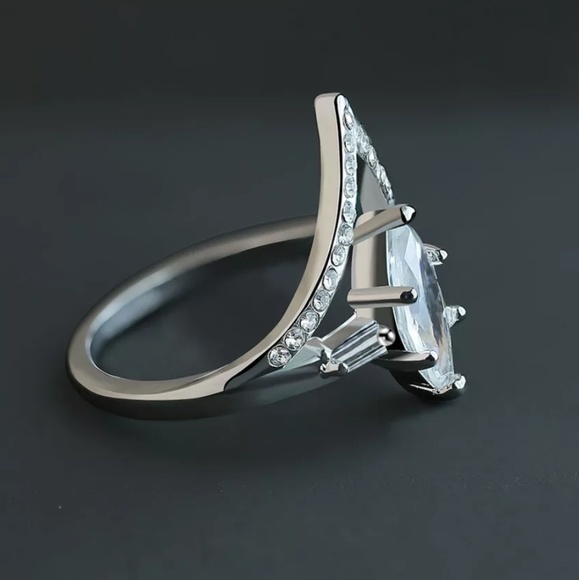 💎NEW💎 SILVER PLATED MARQUIS DIAMOND RING - Picture 5 of 5